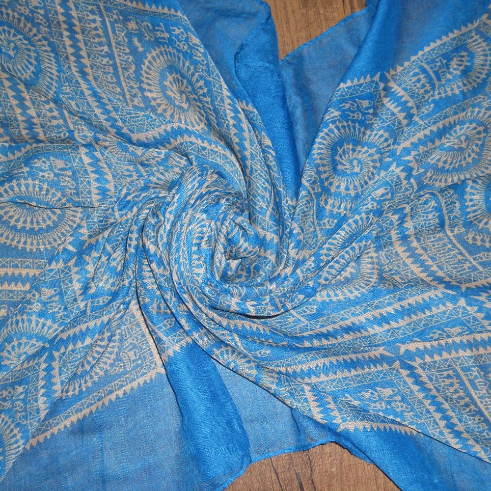 Large Light Scarf WOT